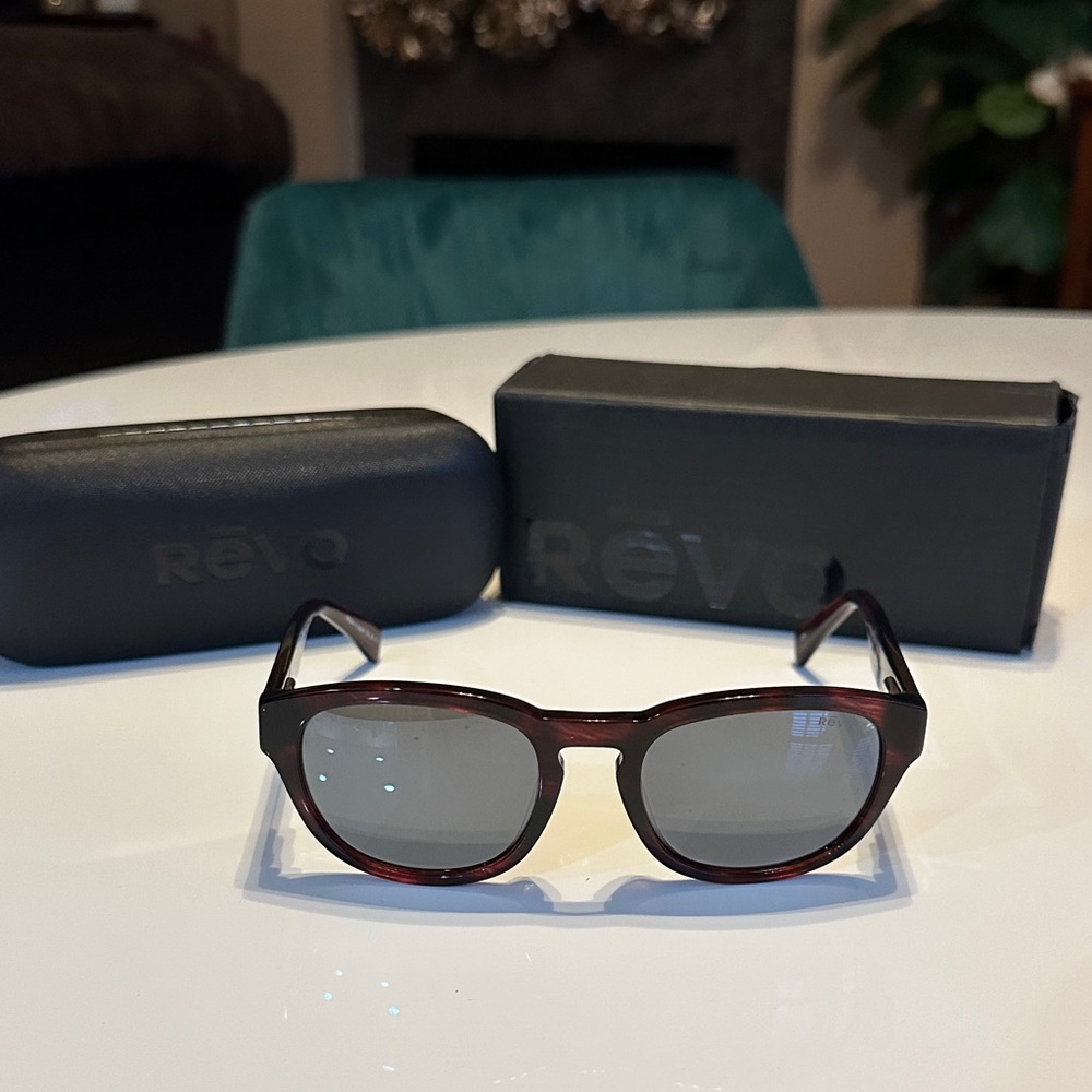New w/tags Revo Sunglasses Zimmer II with Black and Dark Brown Tortoise Frame